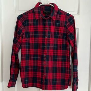 Banana Republic women’s plaid dresss shirt size x-small.